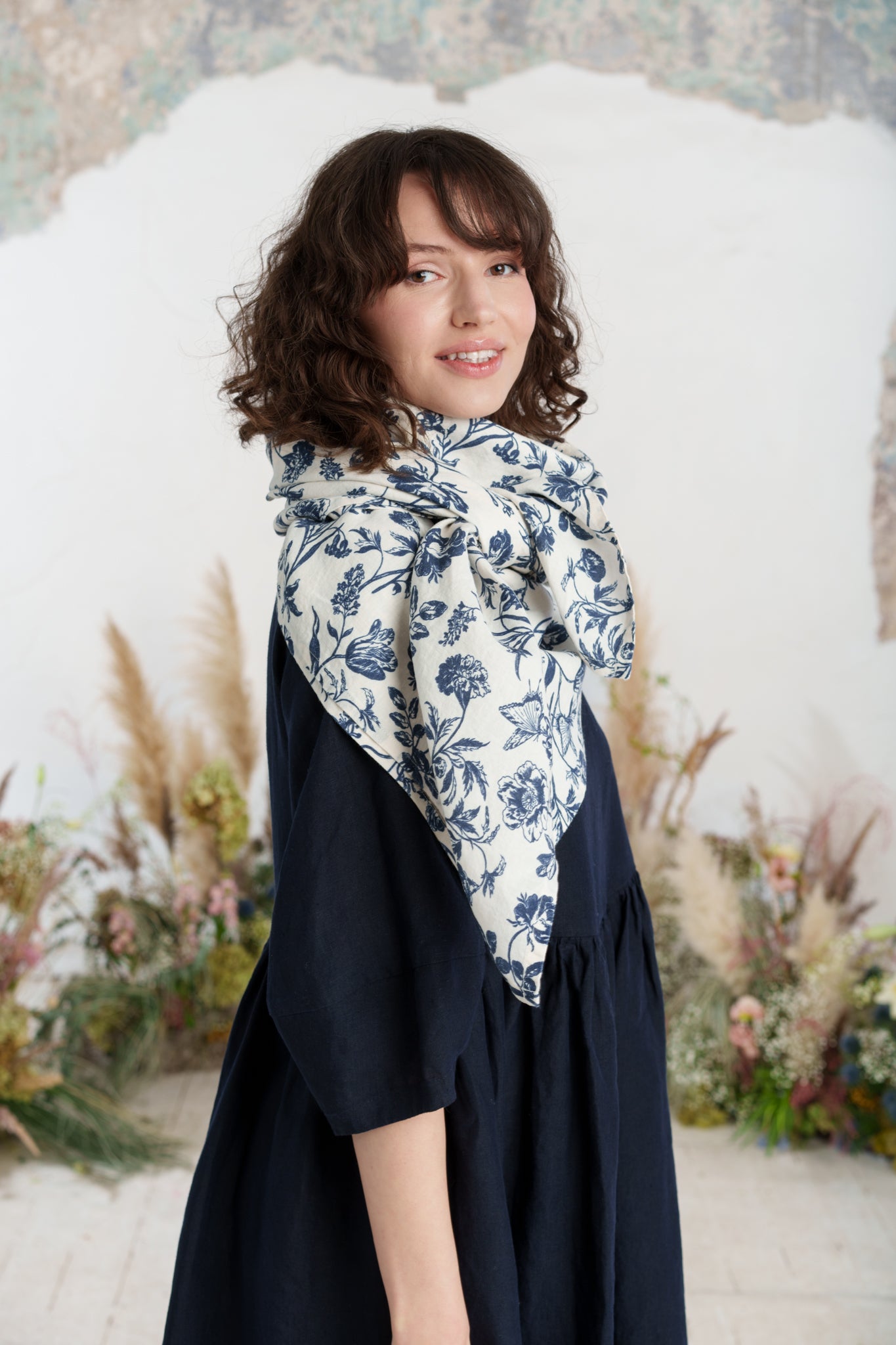 Palisandra Scarf, Ink Rose
#color_ink-rose
