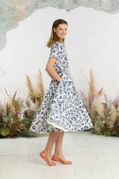 Classic Dress, Short Sleeve, Ink Rose
#color_ink-rose-white-collar
